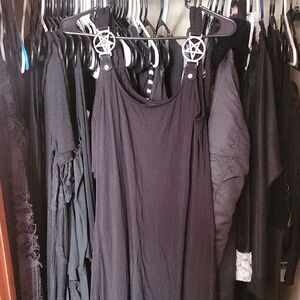 🖤black sleeveless dress